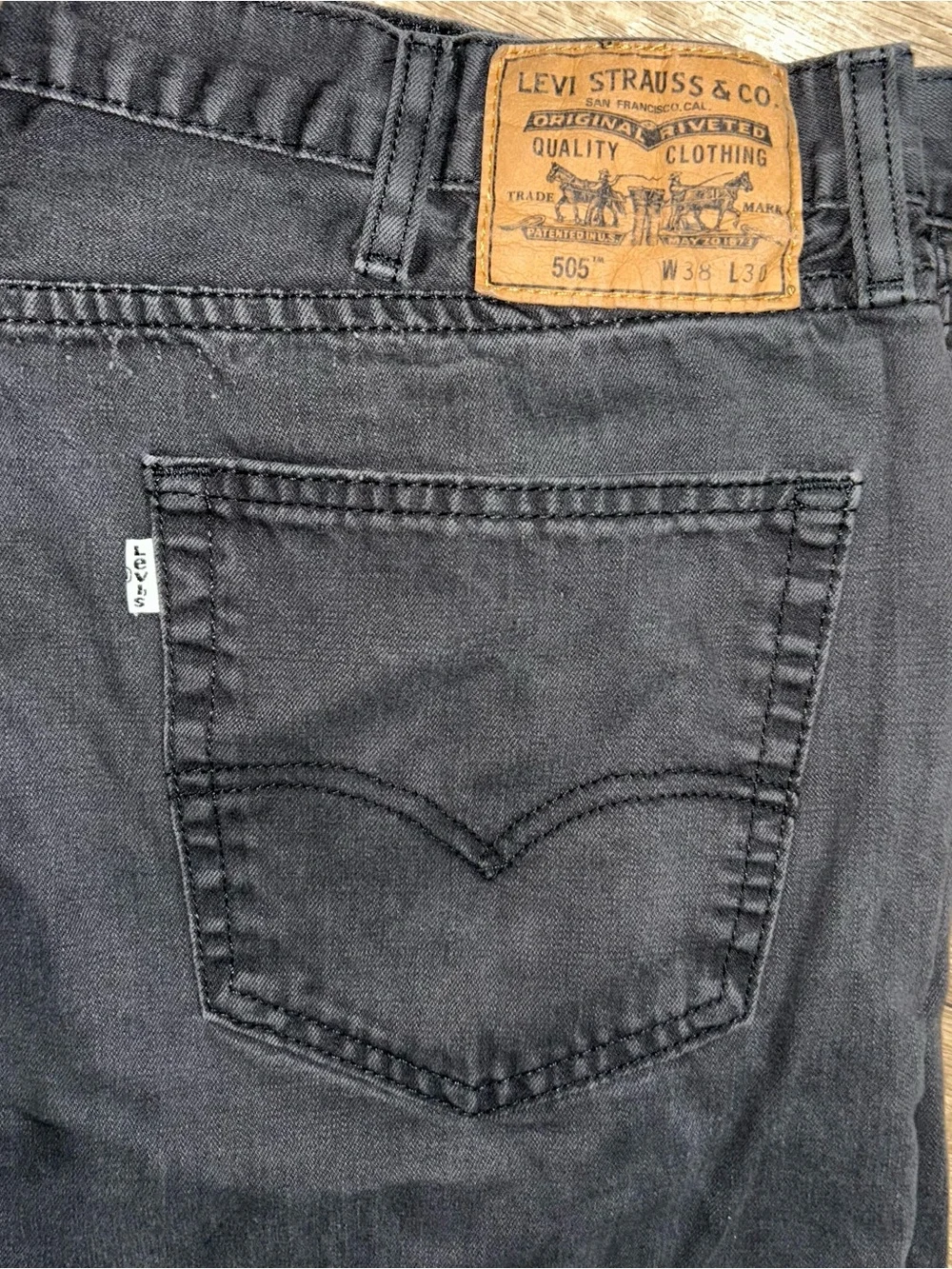 Levis 505 Jeans Mens 38x30 Black Regular Fit Straight Leg Denim Pants